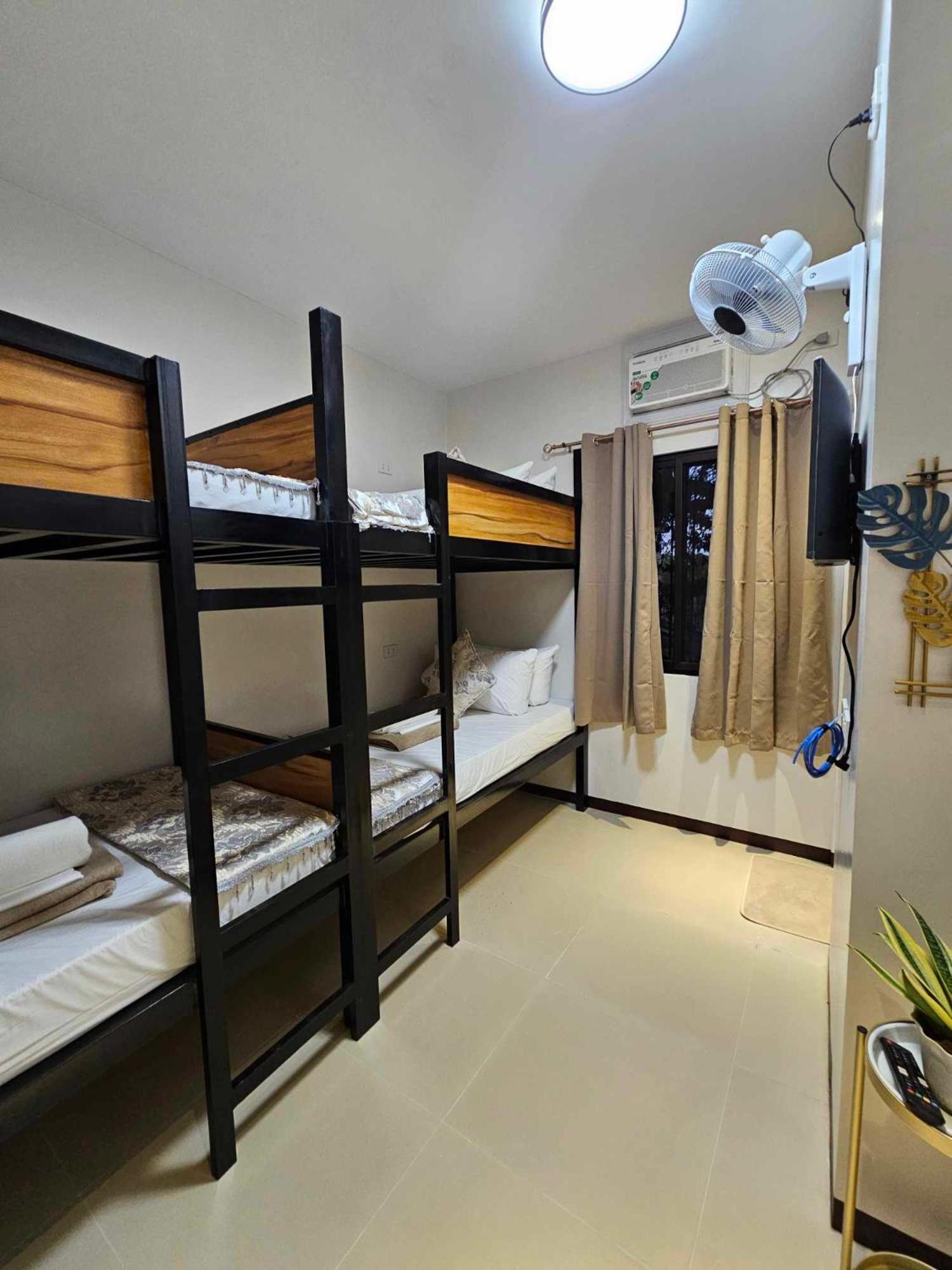 Jaijai'S Backpackers Inn Корон Екстериор снимка