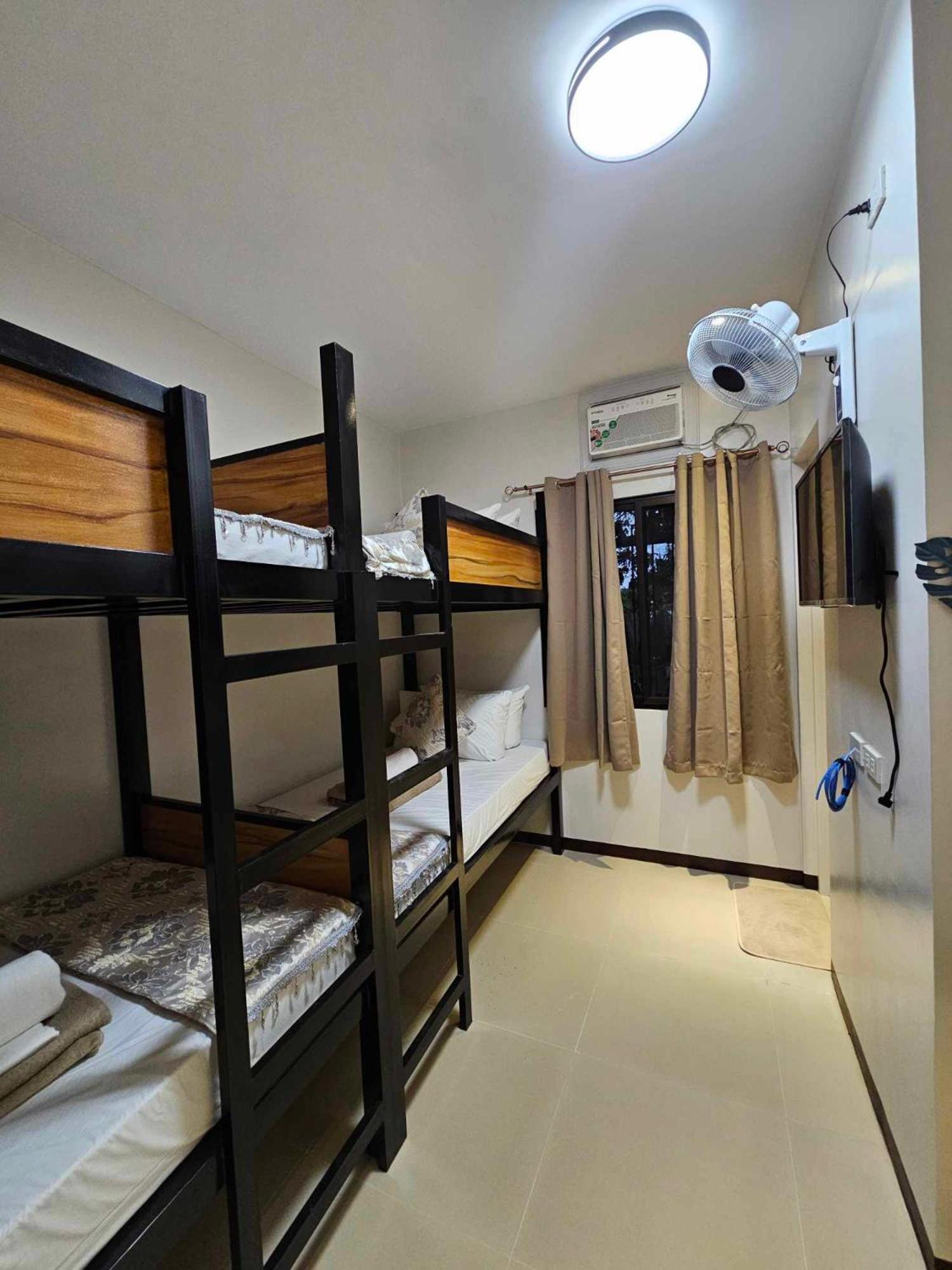 Jaijai'S Backpackers Inn Корон Екстериор снимка
